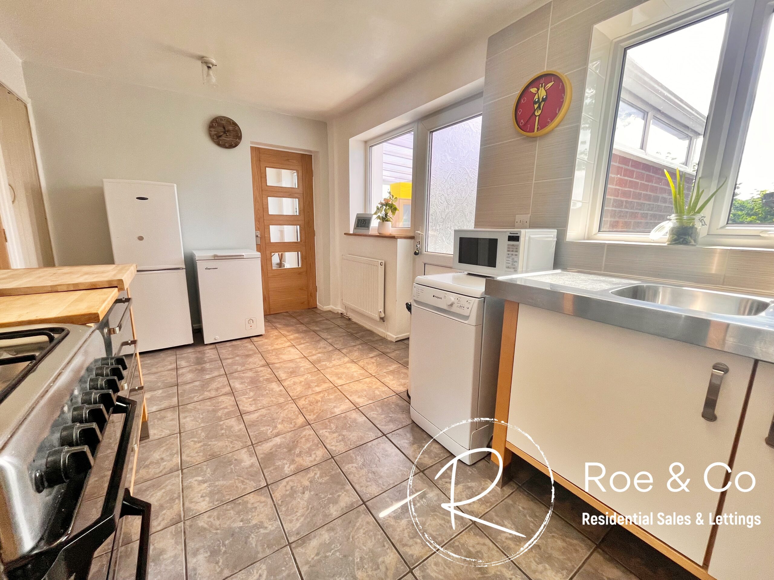 Cambourne Drive, Bolton, BL3 Roe & Co