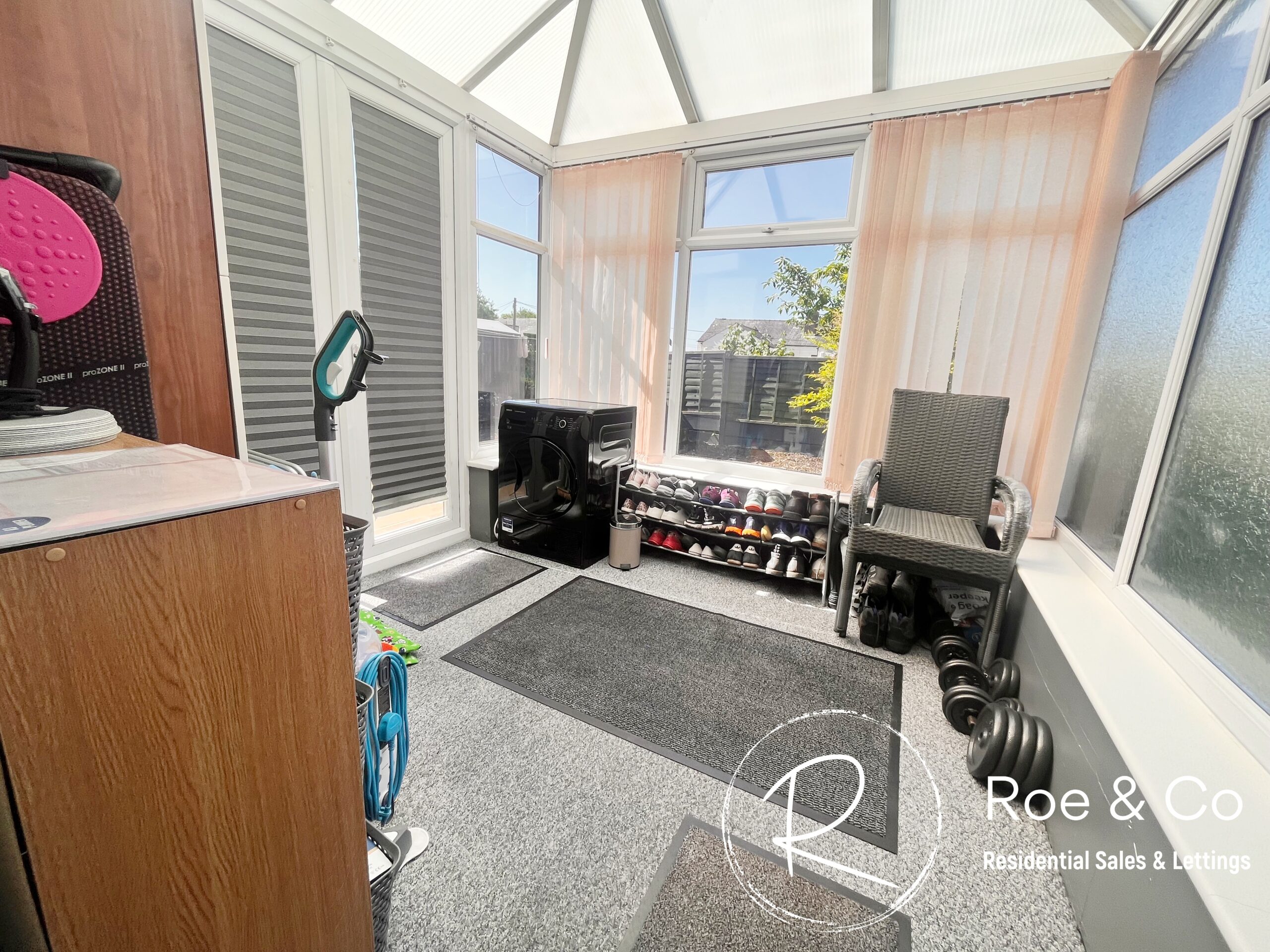 Chapeltown Road, Bromley Cross, BL7 Roe & Co